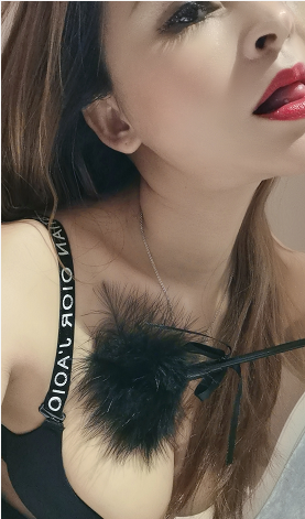 D杯身材火辣骚妹子